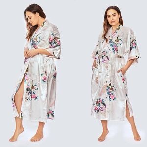 Kim + Ono Women's Tan Floral Kimono Robe One Size 3/4 Sleeve One‎ Size Gorgeous